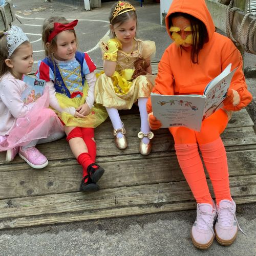 Buddy Reading with Year 6!